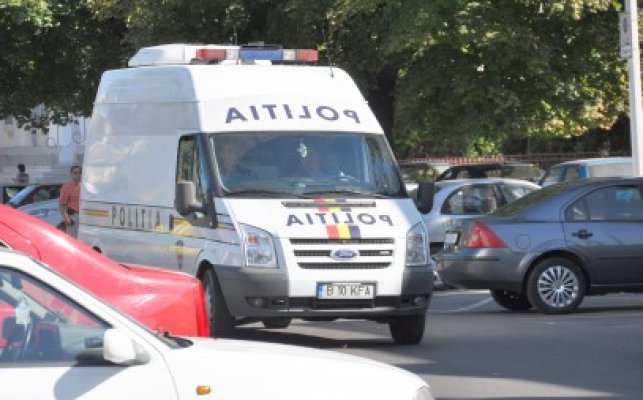 Prinşi cu maşina plină de bunuri furate